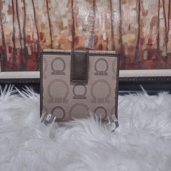 Salvatore Ferragamo - Picture 8 of 8